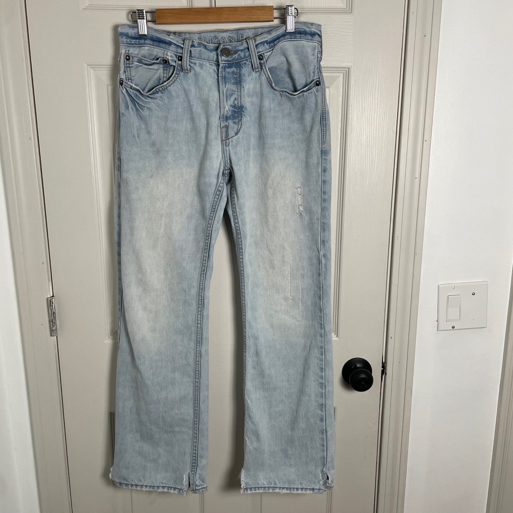 American Eagle Jeans Womens 32x30 Light Wash Low Rise Bootcut Distressed Western